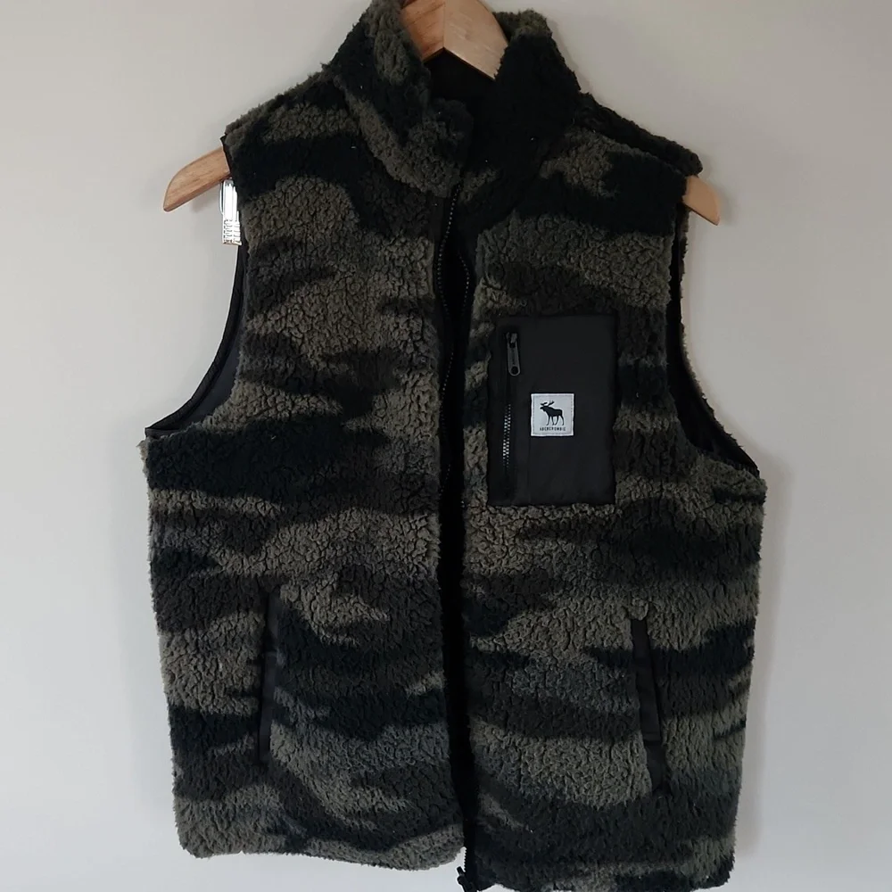 NWOT Abercrombie Reversible Sherpa Vest